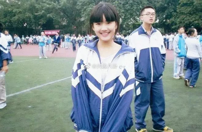 Triệu Lộ Tư với nhan sắc thời còn "phèn"
